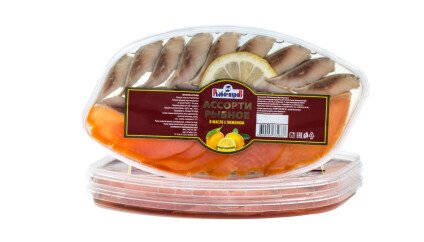 Ассорти рыбное (сельдь, кета) в масле с лимоном